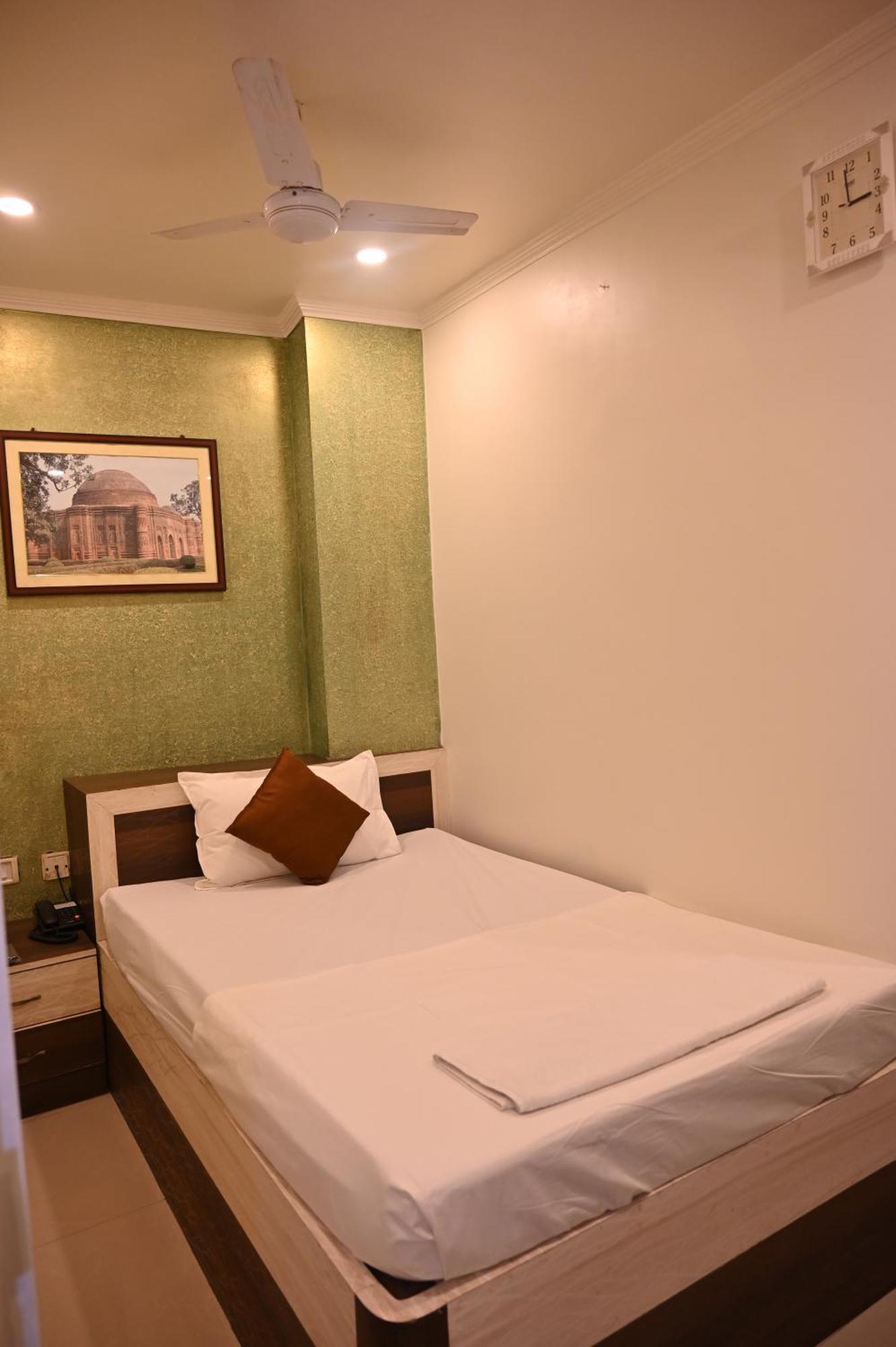 Hotel Gitanjali Māldah Exterior photo