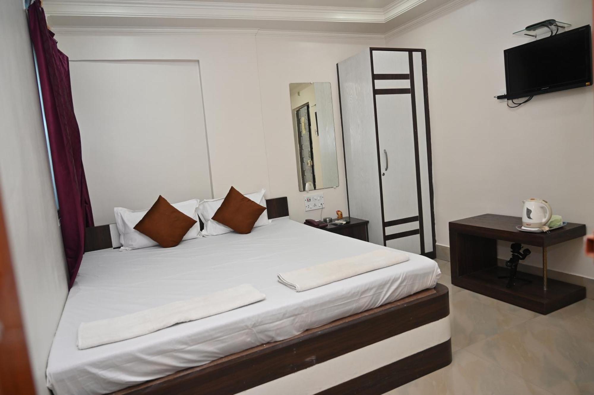 Hotel Gitanjali Māldah Exterior photo