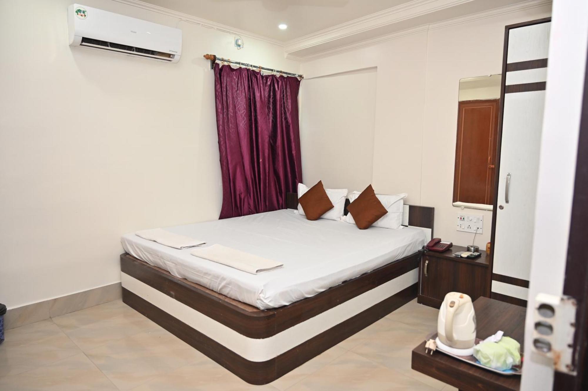 Hotel Gitanjali Māldah Exterior photo