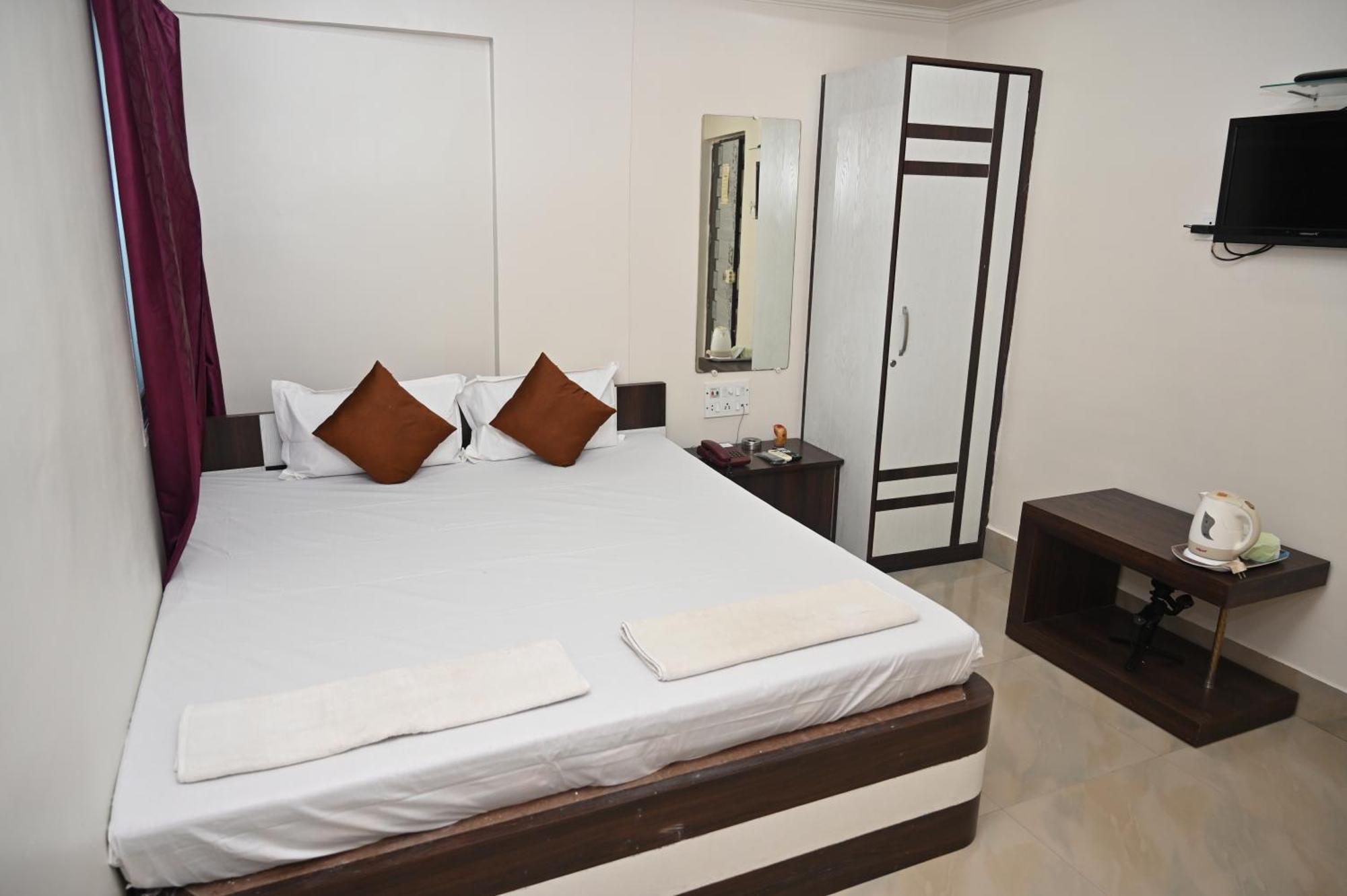 Hotel Gitanjali Māldah Exterior photo